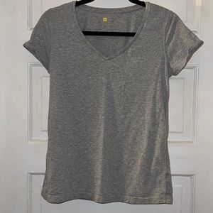Xersion Slim Fit Medium T-shirt EUC